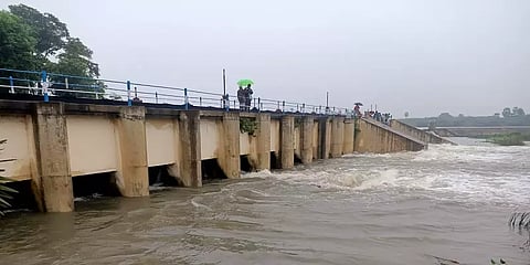 புதுக்கோட்டை தொடர் மழை: பாதுகாப்பு கருதி வேர்ட்ஸ்வொர்த் அணைக்கட்டிலிருந்து நீர் திறப்பு