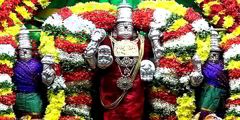 திருத்தணி: முருகன் கோயிலில் கல்யாண உற்சவருக்கு விமர்சையாக நடைபெற்ற திருக்கல்யாணம்