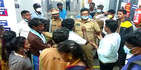 திருத்தணி: இறந்தே பிறந்த குழந்தை.. அரசு மருத்துவரின் அலட்சியமே காரணம் என உறவினர்கள் புகார்