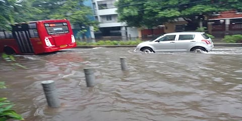 விடிய விடிய கனமழை: சென்னையில் 11 சுரங்கப் பாதைகள் மூடல் - எங்கெங்கு போக்குவரத்துக்கு தடை?
