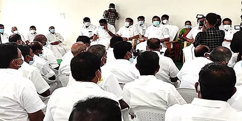 நகர்ப்புற உள்ளாட்சித் தேர்தல்: வெற்றிக்காக அனைவரும் இப்போதே பணிகளை தொடங்க வேண்டும்: இபிஎஸ்