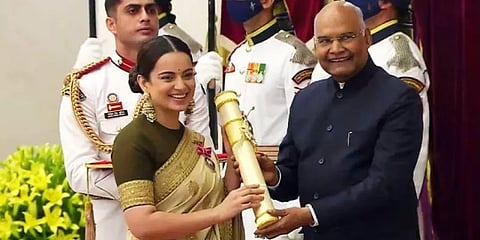 "கங்கனாவின் பத்மஸ்ரீ விருதை திரும்ப பெறுங்கள்!" - சிக்கலுக்கு வித்திட்ட சர்ச்சைக் கருத்து