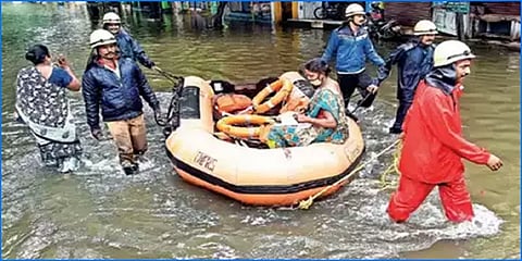 "சென்னை மழையால் பாதிக்கப்பட்ட 5,987 பேரை மீட்டுள்ளோம்" - காவல் ஆணையர் சங்கர் ஜிவால்