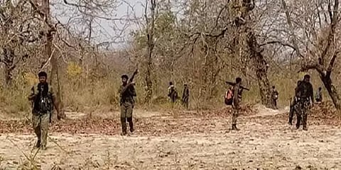 மகாராஷ்டிரா போலீஸ் என்கவுன்டரில் முக்கிய நக்சல் தலைவர் உயிரிழப்பு