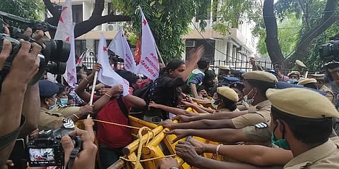 'நீட், தேசியக்கல்விக் கொள்கையை ரத்து செய்க!' - இந்திய மாணவர் சங்கத்தினர் போராட்டம்