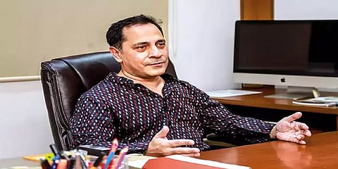 உயர் நீதிமன்ற நீதிபதியாக பரிந்துரைக்கப்பட்ட தன்பாலின ஈர்ப்பாளர்