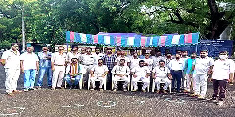 பல்வேறு கோரிக்கைகளை வலியுறுத்தி திருச்சி பெல் நிறுவன ஊழியர்கள் உண்ணாவிரதம்