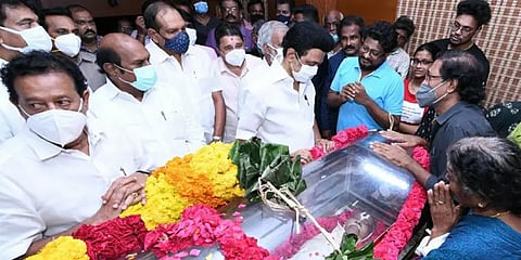 ”ஊழல் ஒழிப்பை நெஞ்சில் சுமந்தவர்”-நல்லம நாயுடு உடலுக்கு நேரில் மரியாதை செய்த மு.க.ஸ்டாலின்