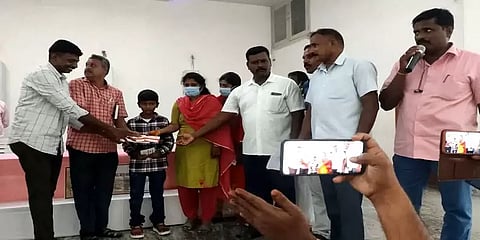 சேலம்: கொரோனா தொற்றால் உயிரிழந்த தலைமை காவலர் குடும்பத்திற்கு ரூ.18.5 லட்சம் நிதியுதவி