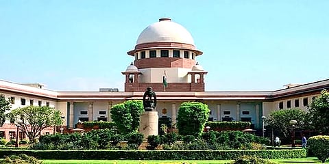 டெல்லி காற்று மாசு: கட்டுமான பணிக்கு விதித்த தடையை எதிர்த்து உச்ச நீதிமன்றத்தில் மனு