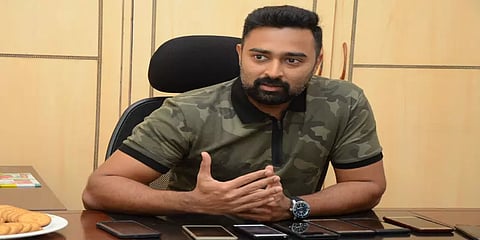 பண மோசடி: நடிகர் பிரசன்னா காவல் நிலையத்தில் புகார்