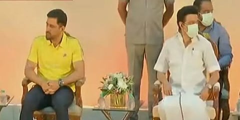 சி.எஸ்.கே அணிக்கு பாராட்டு விழா - ஒரே மேடையில் முதல்வர் ஸ்டாலின் மற்றும் தோனி பங்கேற்பு