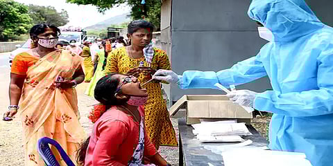 தமிழகத்தில் படிப்படியாக குறையும் கொரோனா: பாதிப்பு குறித்த முழு விவரம்
