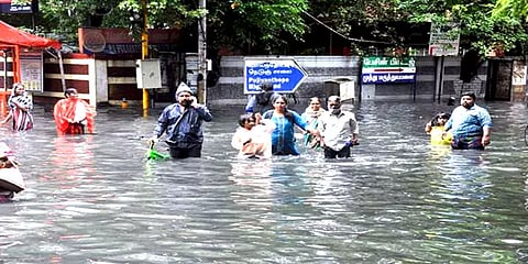 மழை வெள்ள பாதிப்பு: ஆய்வு மேற்கொள்ள தமிழகம் வந்த மத்திய குழு