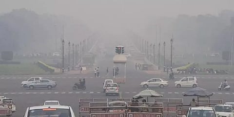 தொடர்ந்து காற்று வீசுவதால் டெல்லியில் குறையும் காற்றின் மாசு