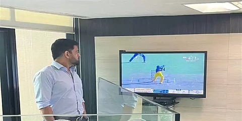 “பினிஷர் டூ பினிஷர்”.. ஷாருக்கானின் அதிரடி ஆட்டத்தை பார்த்து ரசித்த மகேந்திர சிங் தோனி!