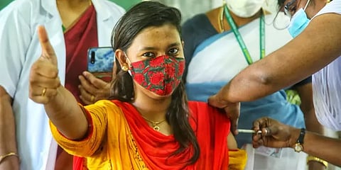 'கோவாக்சின்' செலுத்தியர்களுக்கான பயணக் கட்டுப்பாட்டை தளர்த்தியது பிரிட்டன் அரசு