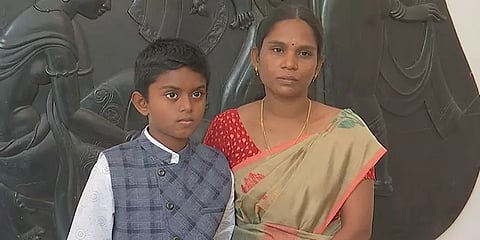 ”அப்பாவை போல ராணுவ வீரர் ஆகனும்”- வீர் சக்ரா விருது பெற்ற மறைந்த ரானுவ வீரர் பழனியின் மகன்