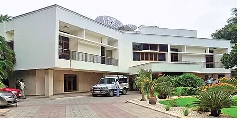 ஜெயலலிதா வாழ்ந்த ‘வேதா இல்லம் வழக்கு’ : நாளை தீர்ப்பளிக்கிறது சென்னை உயர்நீதிமன்றம்!