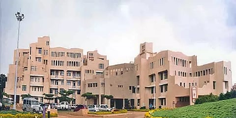 கர்நாடகா: தனியார் மருத்துவக்கல்லூரி மாணவர்கள் 60 பேருக்கு ஒரேநேரத்தில் கொரோனா உறுதி