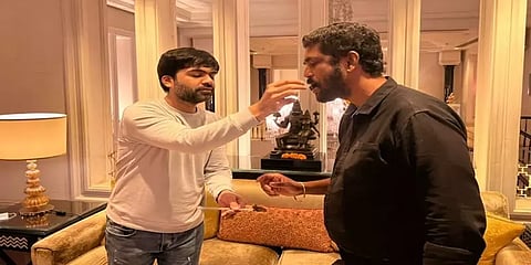 ’மாநாடு’ ப்ளாக் பஸ்டர்: கேக் வெட்டிக் கொண்டாடிய சிம்பு... தயாரிப்பாளர் சுரேஷ் காமாட்சி