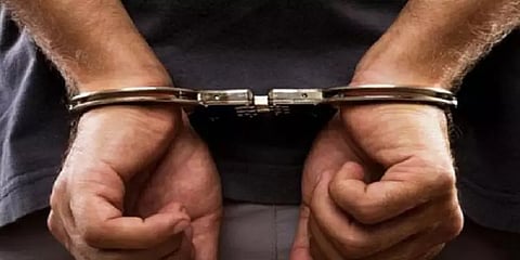 அதிமுக இணை ஒருங்கிணைப்பாளர் எடப்பாடி பழனிசாமியின் முன்னாள் உதவியாளர் கைது