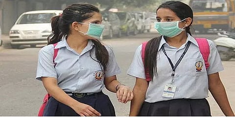 டெல்லியில் ஒருமாதத்திற்கு பின் பள்ளிகள் இன்று மீண்டும் திறப்பு