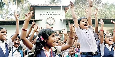 இடதுசாரி பங்களிப்பு, வெளிநாட்டு வேலைகள்... - வறுமை ஒழிப்பில் கேரளம் சாதித்ததன் பின்புலம்!