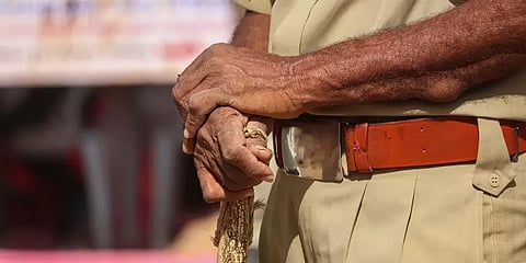 இந்தியாவில் காவல்துறை விசாரணையின் போது 348 பேர் உயிரிழப்பு: உள்துறை அமைச்சகம் தகவல்