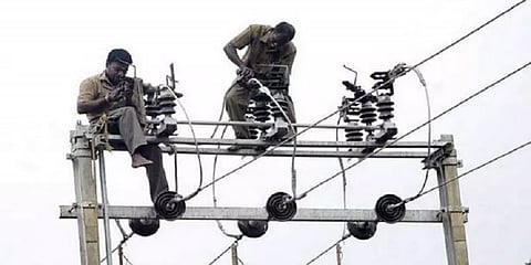 தடுப்பூசி செலுத்தாத ஊழியர்களுக்கு சம்பளம் பிடித்தம் செய்யப்படாது - மதுரை தலைமை பொறியாளர்