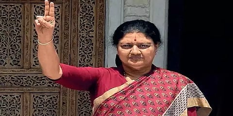 அதிமுக தொண்டர்கள் கவலைப்பட வேண்டாம்; விரைவில் நிலை மாறும் - சசிகலா அறிக்கை