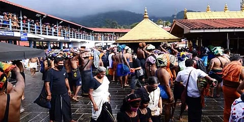 சபரிமலையில் அலைமோதும் பக்கதர்கள் கூட்டம்: நாள்தோறும் 45 ஆயிரம் பக்தர்களுக்கு அனுமதி