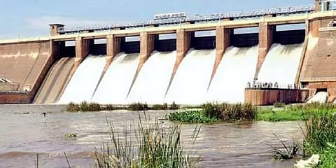 வைகை அணைக்கு நீர்வரத்து அதிகரிப்பு - அணையிலிருந்து 5,090கன அடி உபரிநீர் திறப்பு