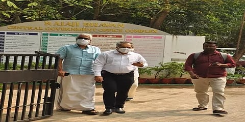 சென்னை ஐஐடி மாணவி பாத்திமா மரண வழக்கு: சிபிஐ அலுவலகத்தில் தந்தை ஆஜர்