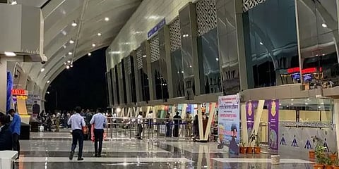 கோவை: விமானத்தில் வெடிமருந்து கொண்டு செல்ல முயன்ற நபர் கைது