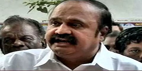 சசிகலா அதிமுகவில் இருந்திருந்தால் உட்கட்சித் தேர்தல் பிரச்னை இருந்திருக்காது: புகழேந்தி