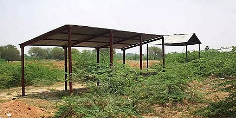 ”மயானங்களில் உள்ள சாதிப் பெயர் பலகைகளை அகற்றுக”- அரசுக்கு சென்னை உயர்நீதிமன்றம் உத்தரவு