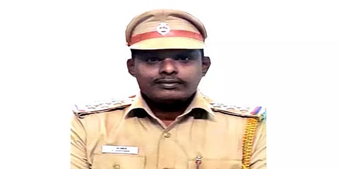 "லஞ்சம் கொடுக்க வேண்டாம்" - விளம்பரப் பலகை வைத்து அசத்தும் காவல் ஆய்வாளர்