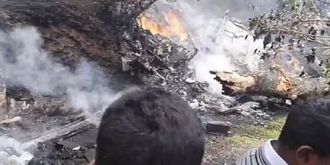 ராணுவ ஹெலிகாப்டர் விபத்து - 80 % தீக்காயங்களுடன் மீட்கப்பட்ட விமானிக்கு தீவிர சிகிச்சை