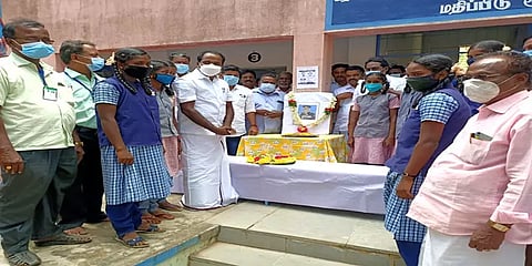 முப்படை தளபதி மறைவு: மரக்கன்றுகள் நட்டு அஞ்சலி செலுத்திய அமைச்சர் மெய்யநாதன்