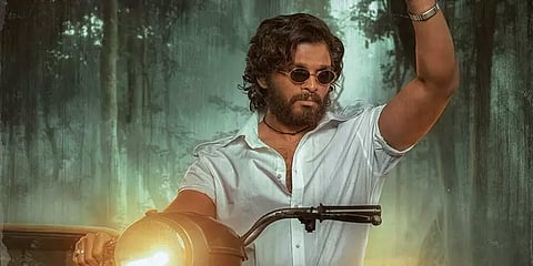 ’புஷ்பா’ படக்குழுவிற்கு தங்க நாணயங்கள்... ரூ. 10 லட்சம் ரொக்கப் பணம் அளித்த அல்லு அர்ஜுன்