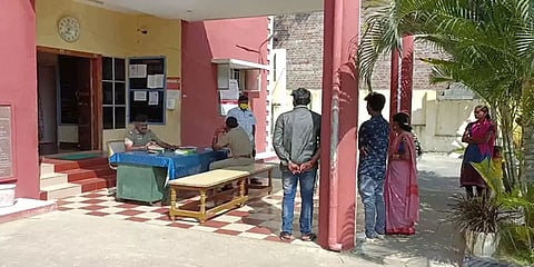 'ஜாதகம் சரியில்லை' பெண் கொடுக்க மறுப்பு: காவல் நிலையத்தில் தஞ்சமடைந்த காதலர்கள்