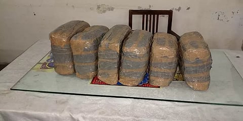 சென்ட்ரல் ரயில் நிலையத்தில் கிடந்த 12 கிலோ கஞ்சா - காவல்துறை விசாரணை