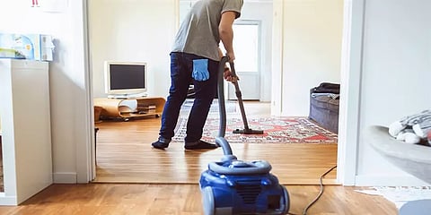 சமையல் டூ பெருக்குதல் வரை : வீட்டு வேலைகளை செய்ய ஆண்களுக்கு பயிற்சி கொடுக்கும் கேரள அரசு