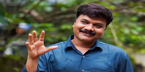 ”’ஊ சொல்றியா’ பாடலில் நான் ஆண்களைத் திட்டவில்லை”: பாடலாசிரியர் விவேகா சிறப்புப் பேட்டி