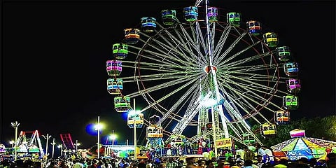 சென்னை தீவுத்திடலில் தமிழ்நாடு சுற்றுலா வளா்ச்சிக் கழகம் சார்பில் பொருட்காட்சி