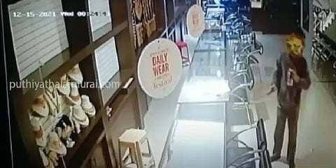 வேலூர் நகைக்கடை கொள்ளை - சிசிடிவி காட்சி வெளியீடு