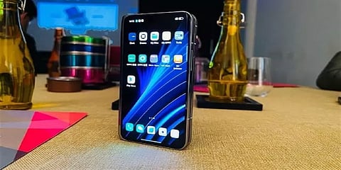 மடிக்கக்கூடிய போனை அறிமுகம் செய்தது ஓப்போ... தரமான சிறப்பம்சங்கள்