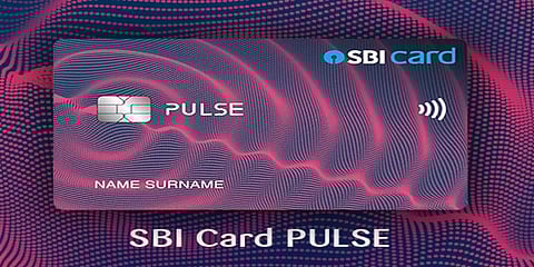 எஸ்.பி. ஐ வங்கியின் அதிரடி ஆஃபர் : கிரெடிட் கார்டு வாங்குபர்களுக்கு ஸ்மார்ட்வாட்ச் பரிசு
