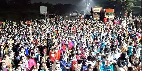 காஞ்சிபுரம்: 8 பெண்கள் நிலை என்னவானது? - விடிய விடிய தனியார் நிறுவன ஊழியர்கள் போராட்டம்